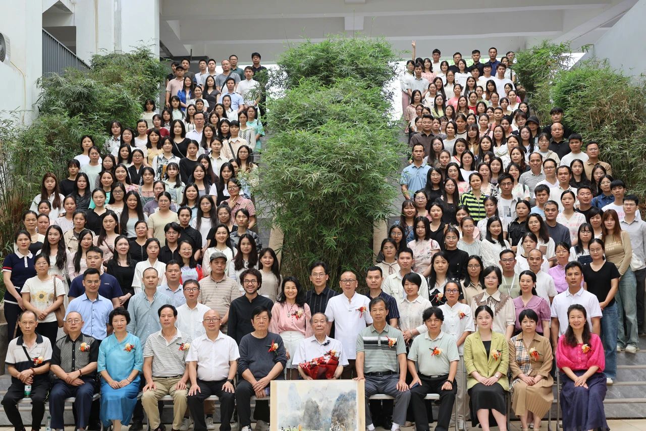 桂平市中小学美术教师水彩画专题培训活动暨大藤峡水彩画社成立仪式在我校顺利举行 丨 乐鱼网页版leyu登录界面·(中国)官方网站